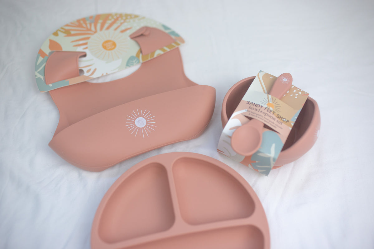 Silicone Feeding Bundle in Terra-Cotta